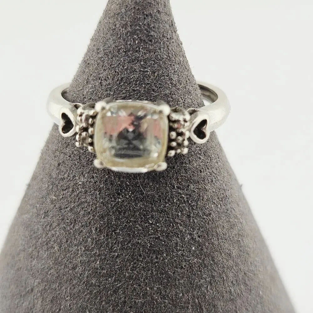 Vintage Silver and White Topaz Ring Size 7.5 - Picture 2 of 5
